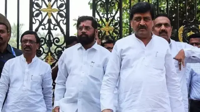 एकनाथ शिंदे महाविकास आघाडीच्या नेत्यांसोबत