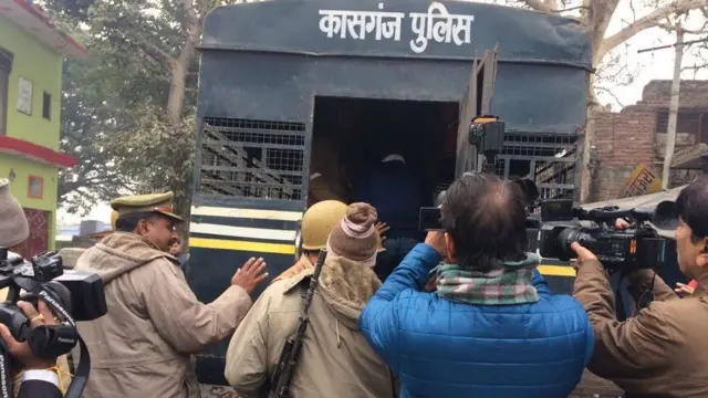 કાસગંજ પોલીસ