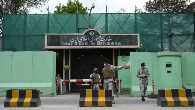 विश्लेषकों का मानना है कि अफ़ग़ानिस्तान से अमेरिकी सैनिकों के वापस जाने के बाद से तालिबान और ईरान के बीच संबंध सुधरे हैं.