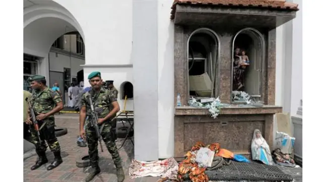 Vikosi maalum nchini Sri Lanka vimekuwa vikifanya msako mkali katika makazi ya karibu na makanisa yaliyoshambuliwa kwavilipuzi.