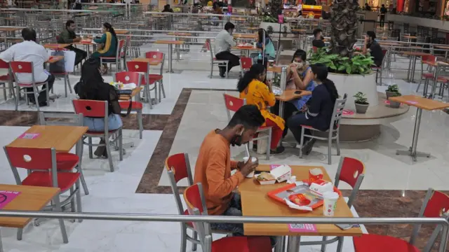 कोरोना, मुंबई, पुणे, हॉटेलं, मॉल्स,
