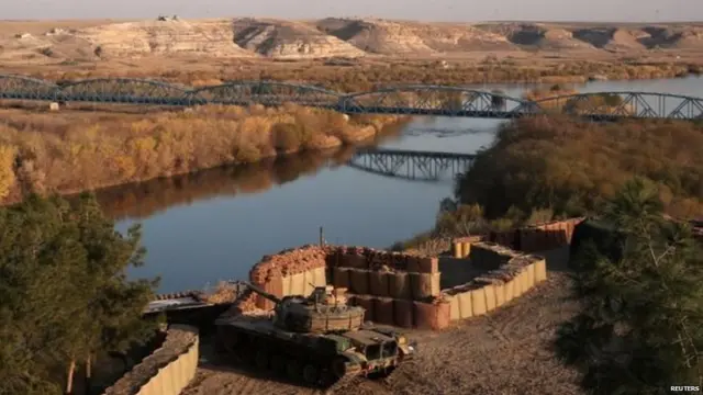 సిరియా సరిహద్దులో టర్కీ యుద్ధ ట్యాంక్