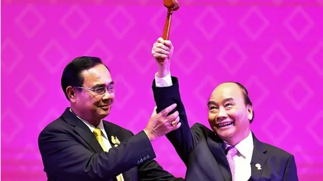 Việt Nam tiếp nhận vai trò Chủ tịch ASEAN tại Thượng đỉnh ASEAN ở Bangkok.