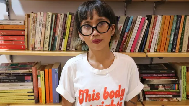 Dhyta Caturani, taaruf, pacaran