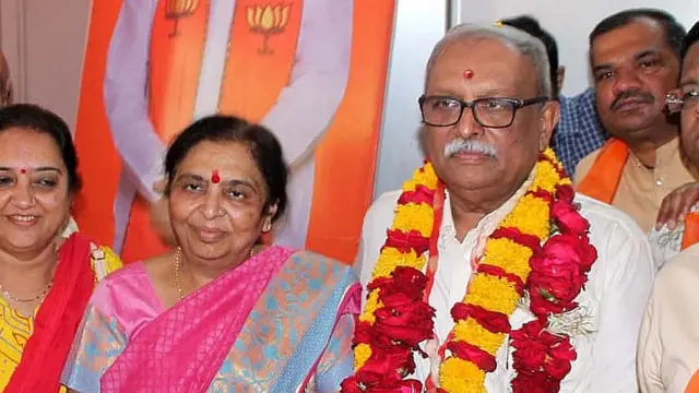 અભય ભારદ્વાજ પરિવાર સાથે