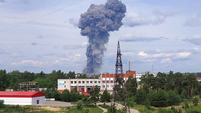 В Дзержинске прогремели взрывы на заводе по производству боеприпасов - видео - Апостроф