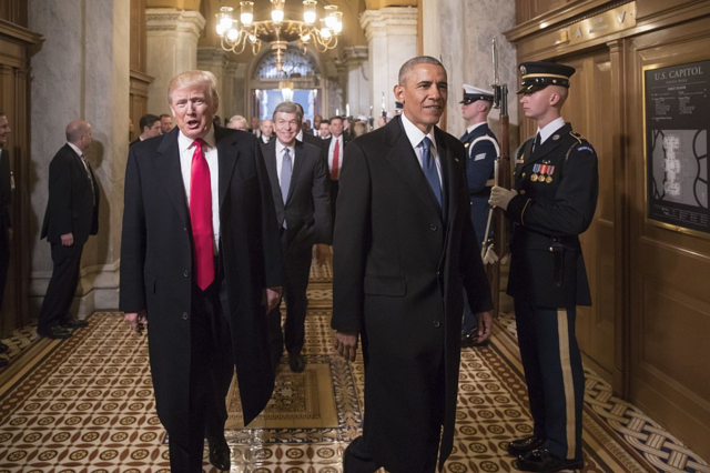 特朗普（左）与前总统奥巴马（右）。