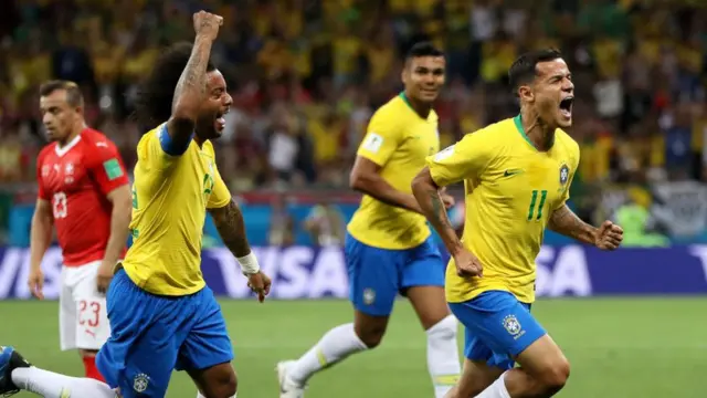 Coutinho lo celebra, Brasil sonríe.