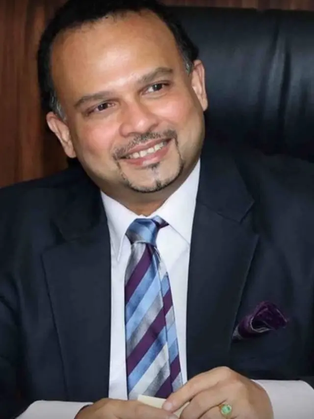 අමාත්ය නවින්