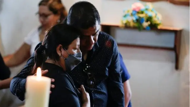 Mario Escobar y su esposa, Dolores Bazaldua.