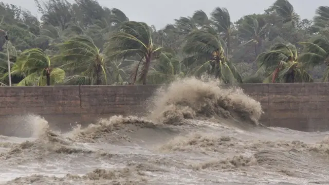 চট্টগ্রাম পতেঙ্গা উপকূল এলাকা