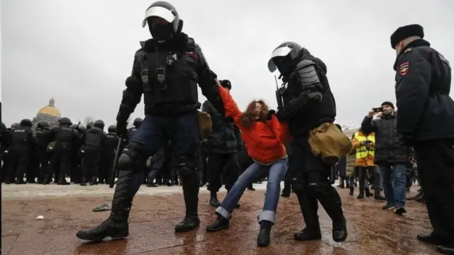 تجمع دهها هزار نفر در روسیه در حمایت از آلکسی ناوالنی