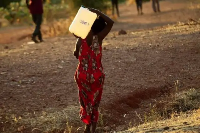 ጀሪካን ማይ ተሰኪማ እትኸይድ ጓልኣንስተይቲ