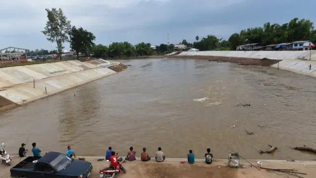 ประตูระบายน้ำบางแก้ว