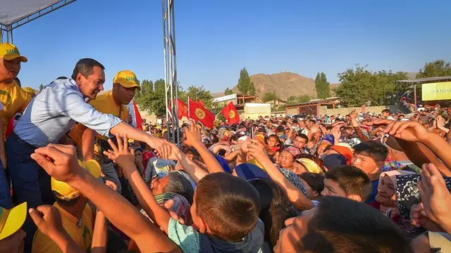 Бабанов шайлоочулары менен жолугушуу учурунда