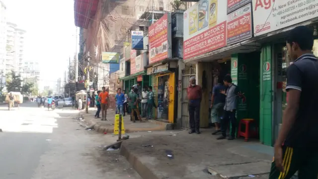 উচ্ছেদ অভিযানের পর ঢাকার বাংলামটরের একটি ফুটপাতের দৃশ্য।