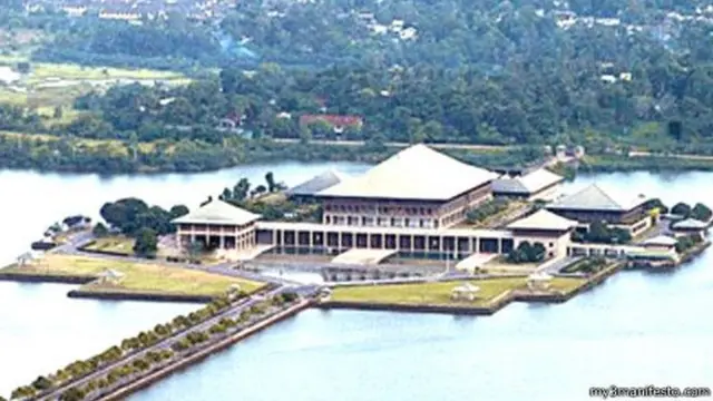 ශ්‍රී ලංකා පාර්ලිමේන්තුව