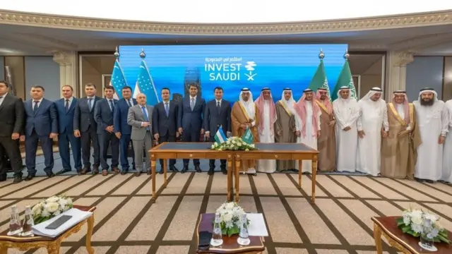 Ўзбекистон расмийлари ва Саудия Арабистонининг ACWA Power компанияси билан битим имзоланиши маросими