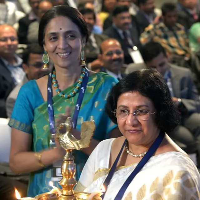 Читра Рамкришна и Арундати Баттачарья