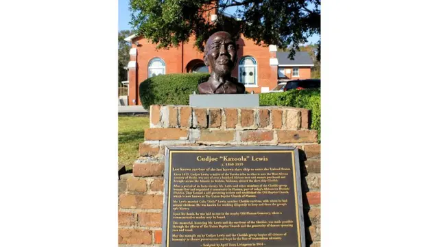 توفي كودجو كازولا لويس، أحد الناجين من كلوتيلدا ومؤسسي أفريكاتاون، في عام 1935