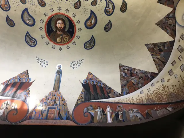 В городке Шамбези под Женевой в 60-х годах прошлого века Константинополь обустроил свой учебный и экуменический центр