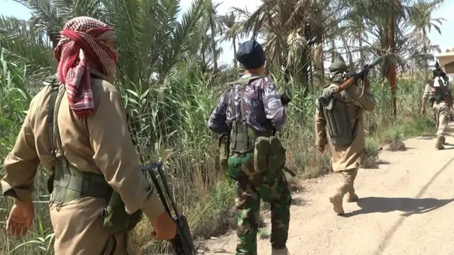 IS戦闘員の姿と思われる写真をISがインターネットに掲載した（30日）