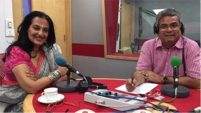 ప్రేమను మర్చిపోతున్నారు