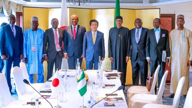 Aarẹ Muhammadu Buhari atawọn aṣoju ijọba Naijiria nibi apero TICAD7