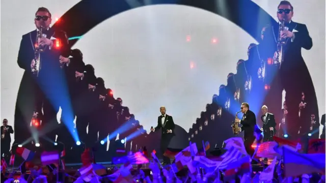 Гурт з Молдови Sunstroke Project запалив "Євробачення" піснею "Hey Mamma". Їхній виступ виглядав як невелике весілля на сцені.