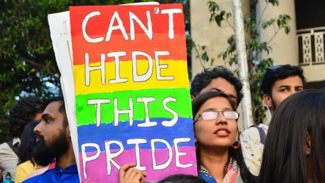 Peserta parade komunitas LGBT, India