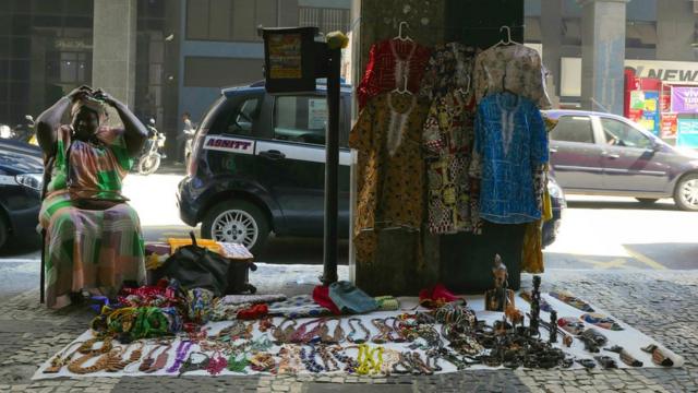 Amina Ngom e seus produtossite de apostas online da caixacalçada do Rio