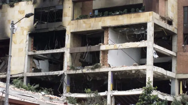 Ruinas de El Nogal tras el atentado.