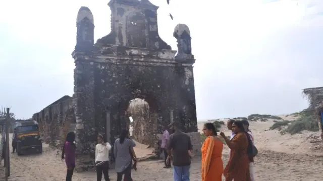 அழிந்த தேவாலயம்.