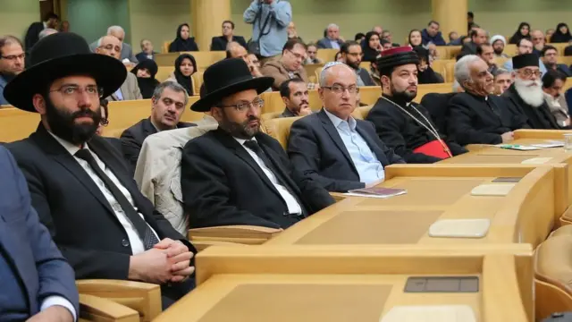 نمایندگان شماری از مذاهب مختلف در ایران در سخنرانی حسن روحانی حضور داشتند