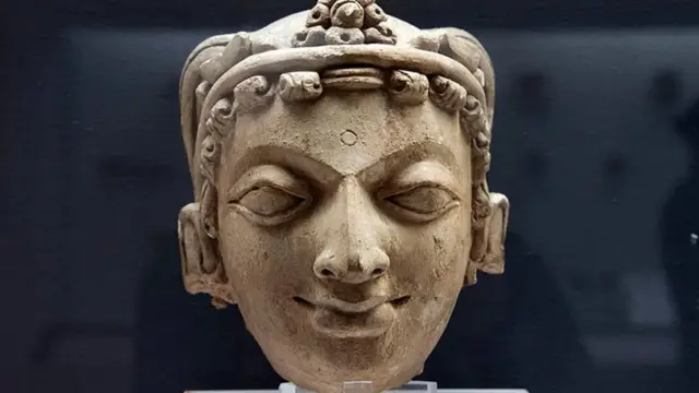 Le musée sur place abrite plus de 13 000 antiquités récupérées lors des fouilles du site.