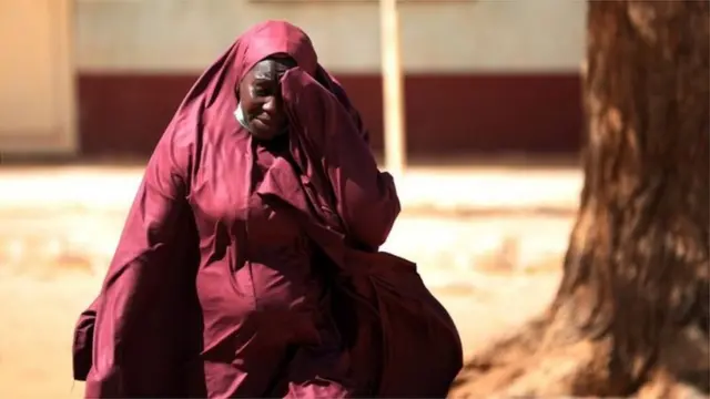 Obinrin alaboyun to n sunkun lori irin