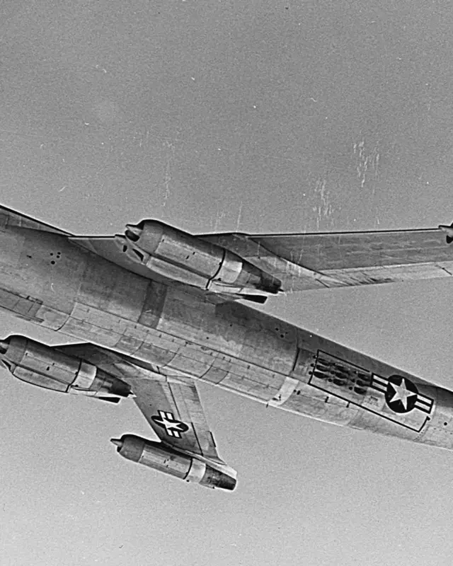 بی-52 بوئنگ سٹریٹو فورٹریس بمبار طیارہ