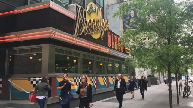 مطعم "بروكلين داينر" الواقع في '57 ستريت'