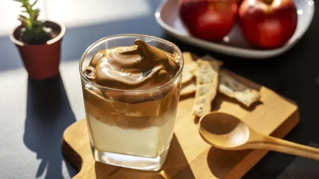 در کره جنوبی قهوه دالگونا - نوعی قهوه سرد - بین مردم خانهنشین محبوب شده است