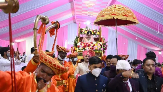 आमदार राजेंद्र राऊत यांच्या मुलाचा लग्न सोहळा