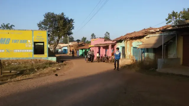 झारखंड की 4000 से भी अधिक पंचायतों में से अधिकतर में ऐसे बैंक मित्र काम कर रहे हैं