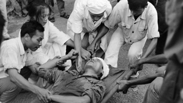 自1978年以來，中越邊界衝突規模不斷擴大。在越南與中國接壤的城鎮同登，一名越南邊界衛兵被槍殺。（攝於1978年8月25日）