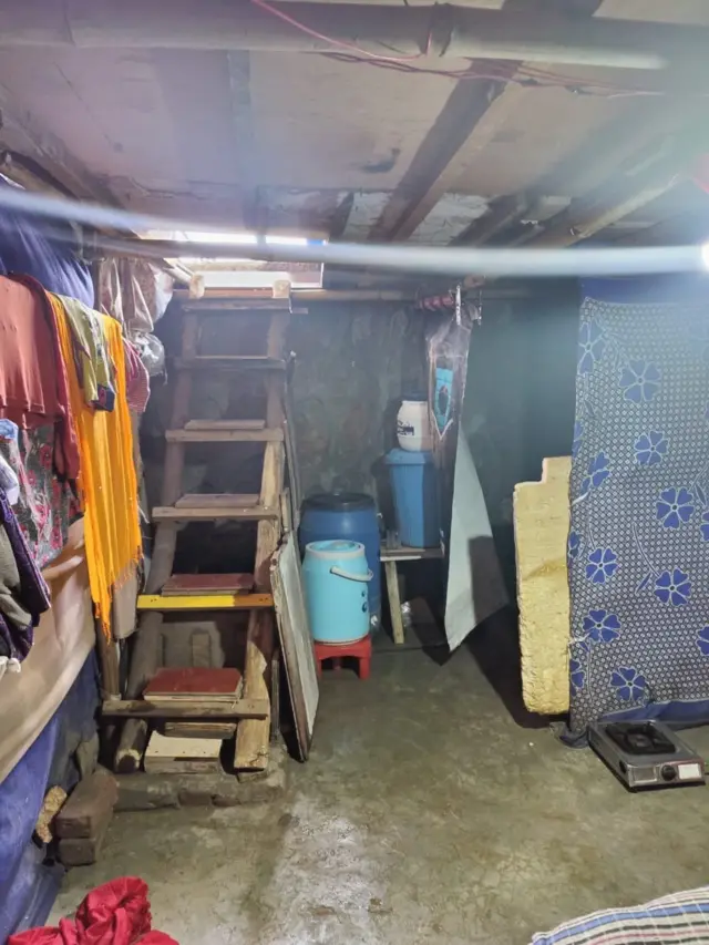 रोहिंग्या बस्ती में लोग बेहद अमानवीय हालात में रहते हैं