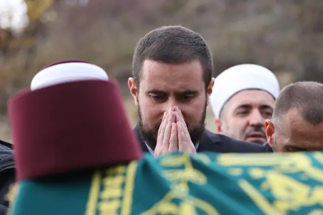 Zukorlić je umro 6. novembra od posledica srčanog udara posle održanog predavanja na Fakultetu za Islamske studije u Novom Pazaru, preneo je RTS.