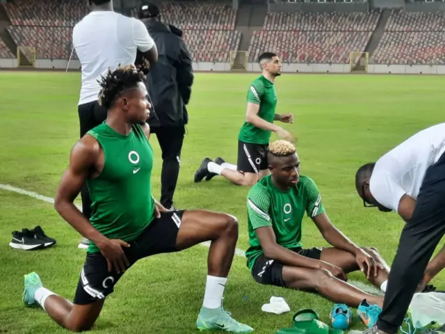 Super eagles players dey train