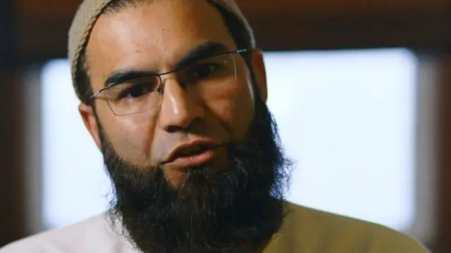 Zahid Mahmood, kendisiyle ilgili hatalı haber yapan gazeteci Katie Hopkins'i evine çay içmeye davet etmek istiyor.