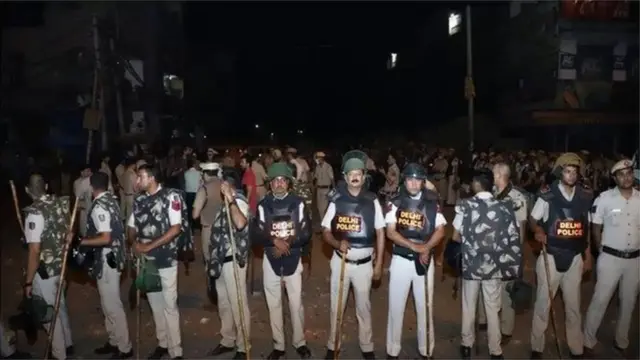 જહાંગીરપુરી હિંસા બાદ પોલીસ તહેનાત