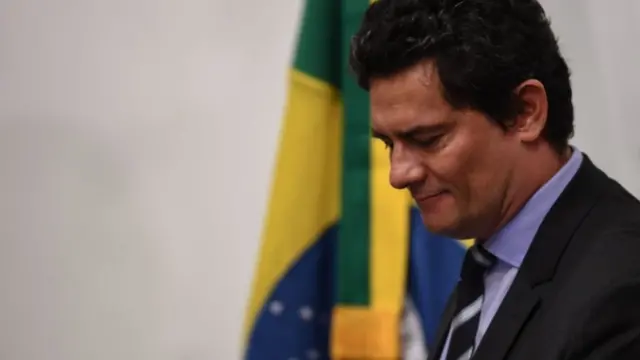 Moro pede demissão