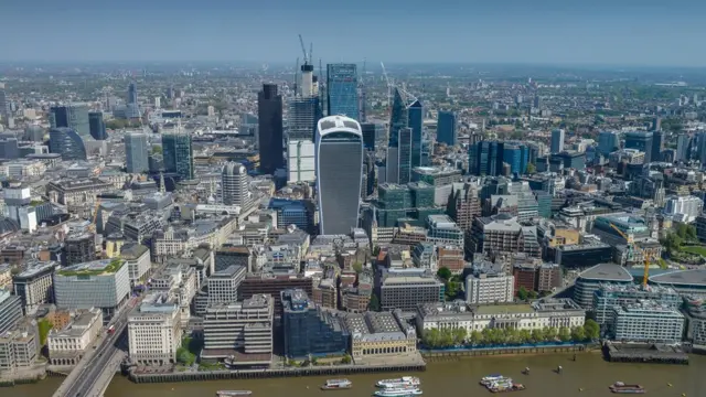 ภาพอาคารในกรุงลอนดอนของอังกฤษ