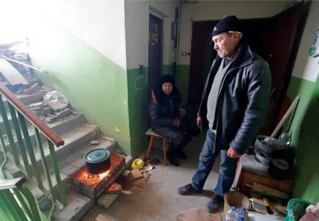 滯留在馬里烏波爾的居民